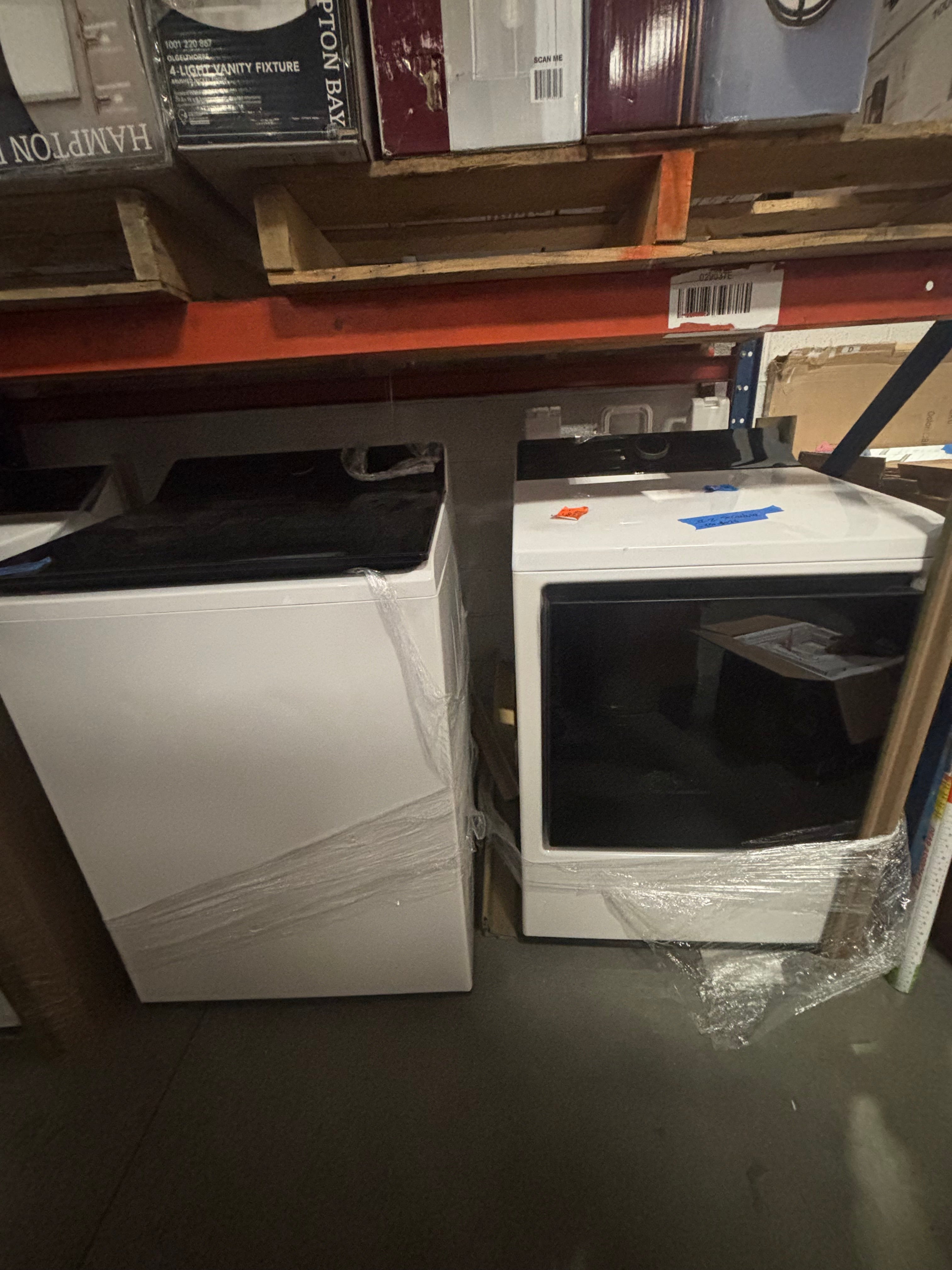 7.3 cu. ft. vented SMART Gas DRYER AND WASHER  in White with EasyLoad Door